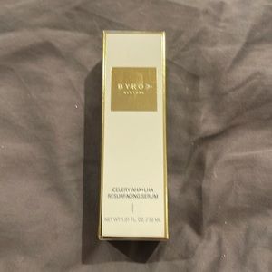 BYROE Celery AHA + LHA Resurfacing Serum